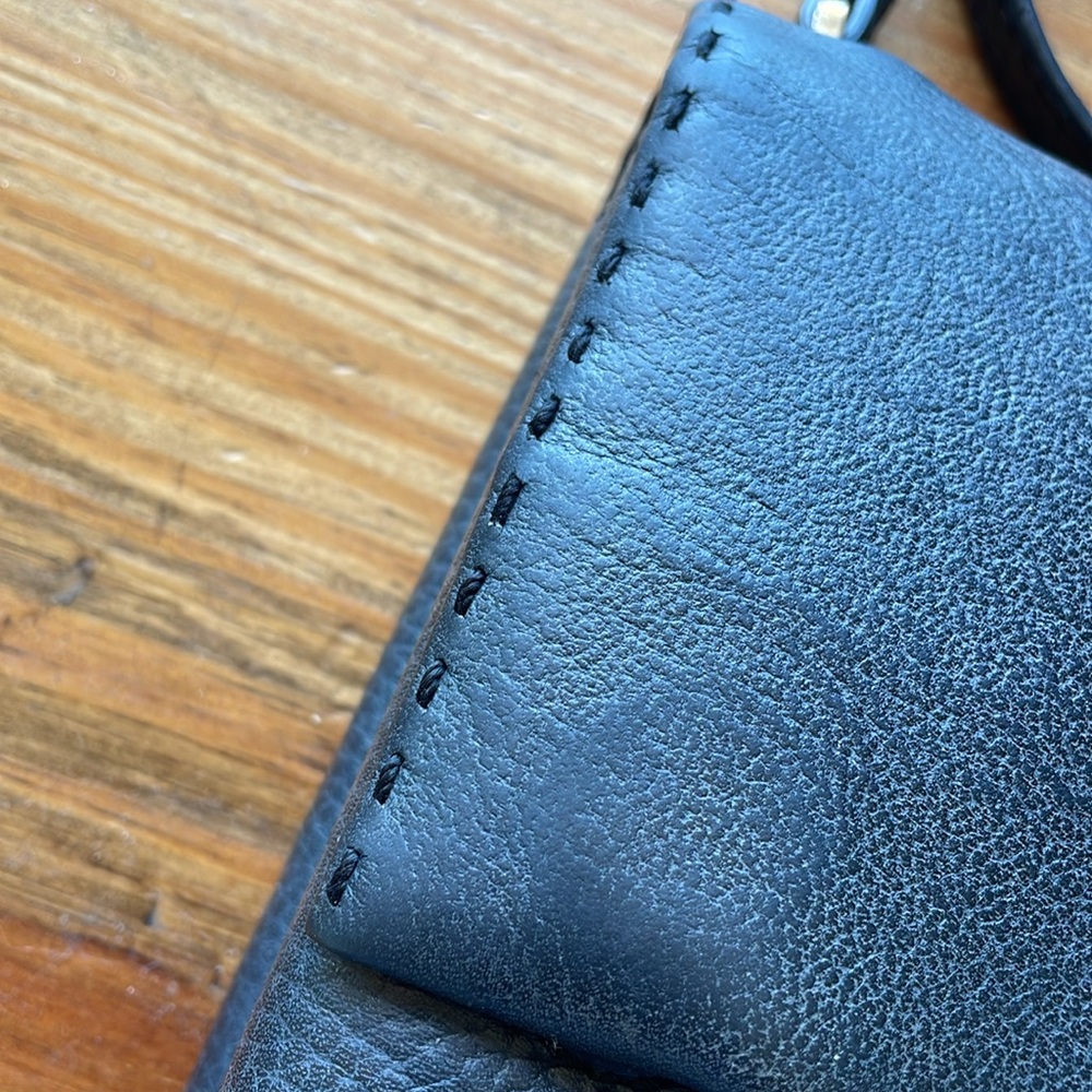 Classy 🖤 Ted Baker leather Shoulder Bag! - Picture 4 of 12